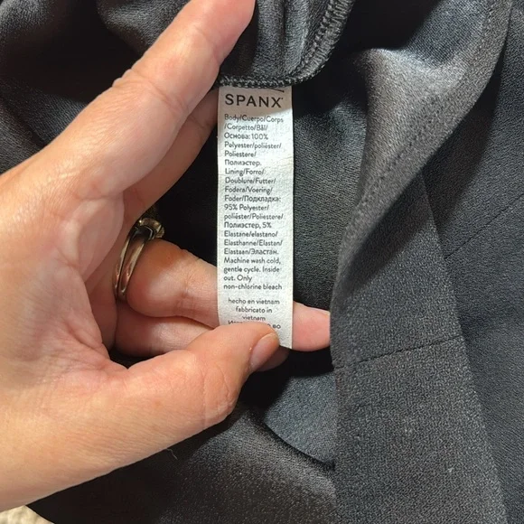 Spanx Black Sleeveless Blouse Sz XS - Picture 6 of 6